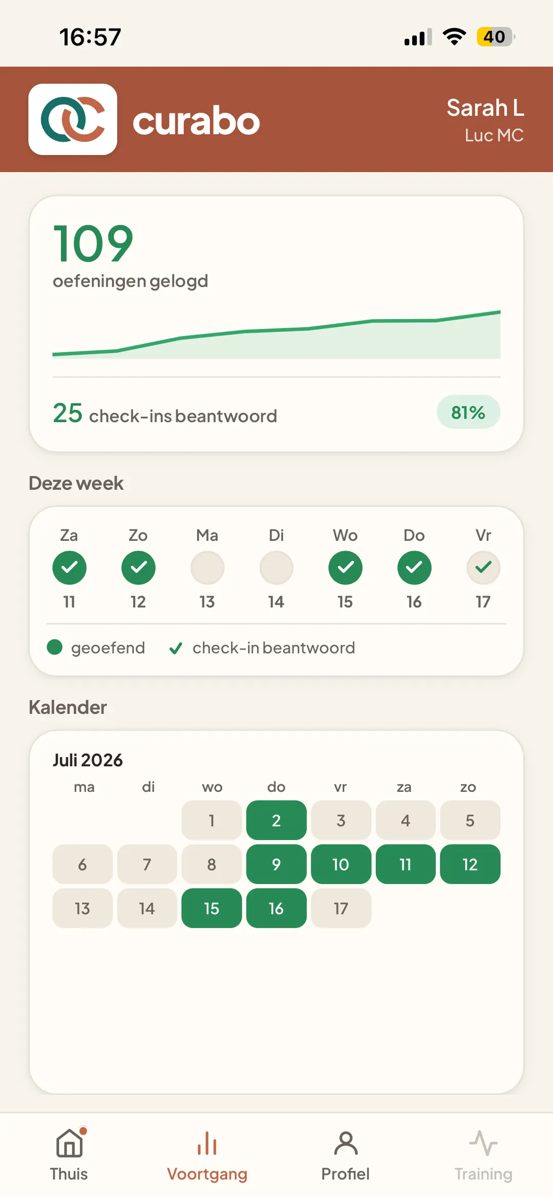 Curabo voortgangsscherm in de patiëntenapp — gelogde oefeningen, check-ins en kalender