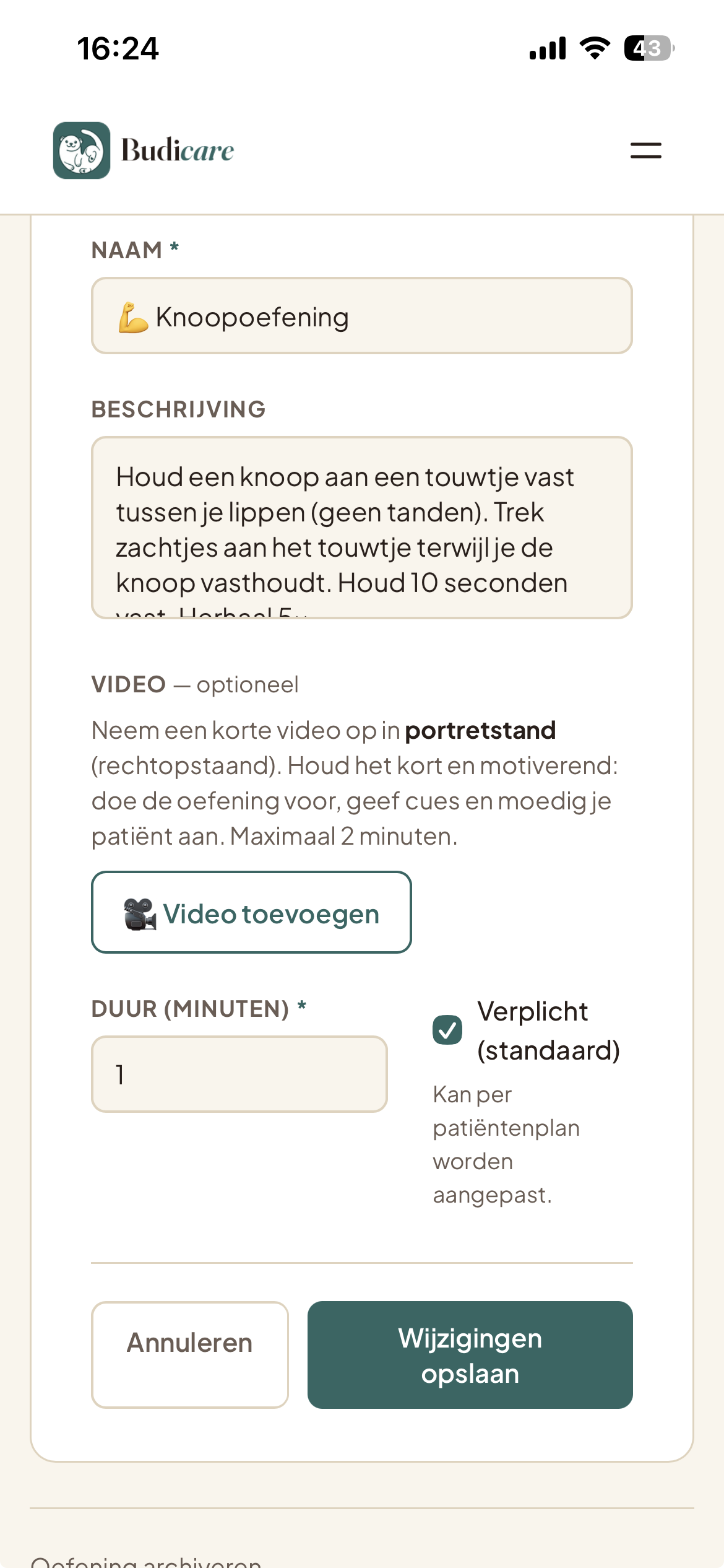 Het bewerkscherm van een oefening met de knop 'Video toevoegen' onder de sectie Video